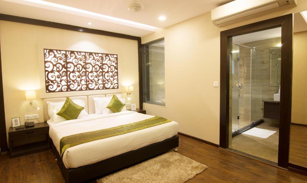 Kc Manor Hotel Jamshedpur Exterior foto