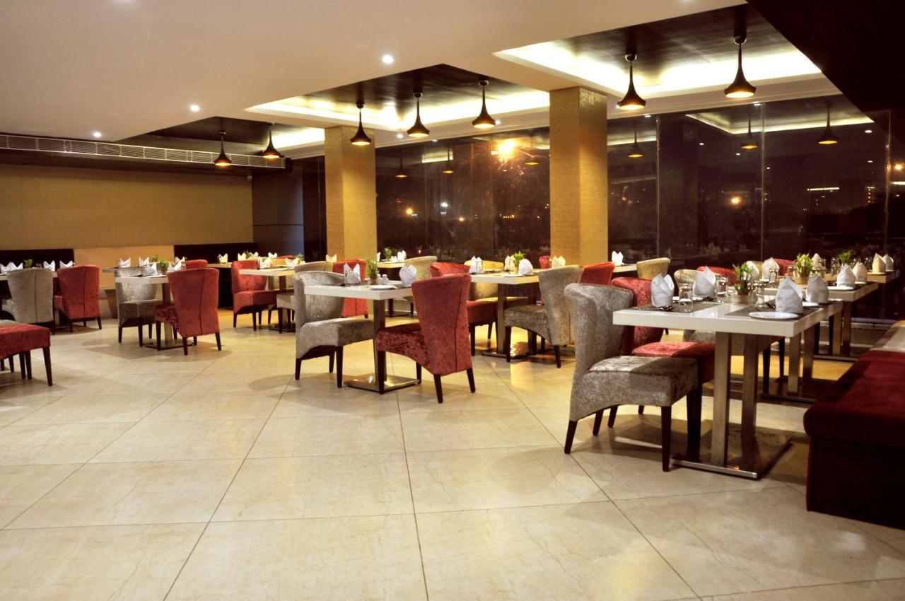 Kc Manor Hotel Jamshedpur Exterior foto
